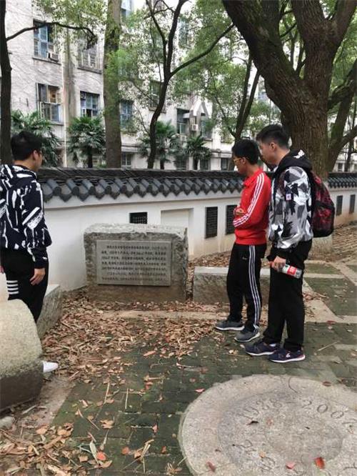 m1539496247237073.jpg jojo漫画
老图书馆.jpg